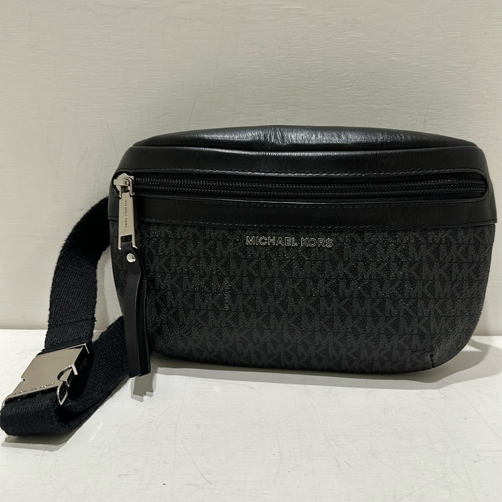 MICHAEL KORS Signature Black/ Grey Monogram Leather Travel Belt Bag
